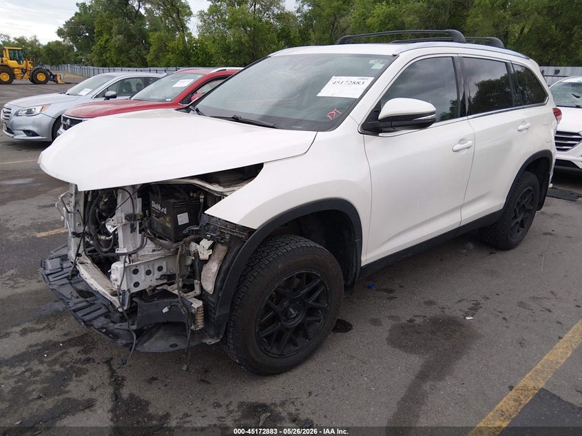 2019 TOYOTA HIGHLANDER auction photo 2