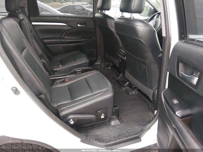 2019 TOYOTA HIGHLANDER auction photo 8