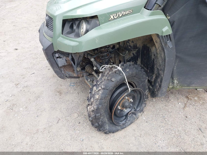 2016 JOHN DEERE GATOR XUV590 auction photo 6