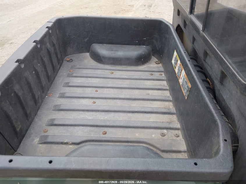 2016 JOHN DEERE GATOR XUV590 auction photo 8
