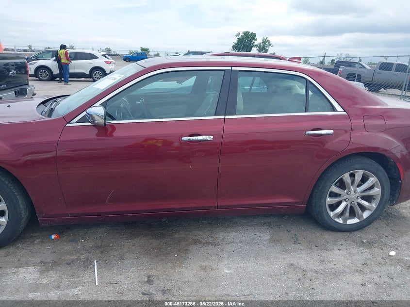 2015 CHRYSLER 300C AWD · Фото 14