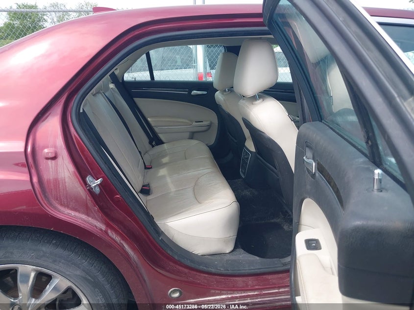 2015 CHRYSLER 300C AWD · Фото 8