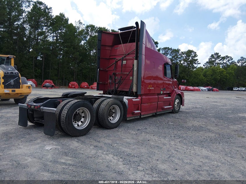 2017 Volvo Vnl red Lot 111045173919 Vin 4V4NC9EJ7HN972328