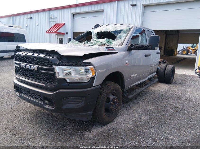 3C7WRTCL7NG243091 2022 Ram 3500 Ram Chassis Tradesman/Slt/Laramie/Limited grey