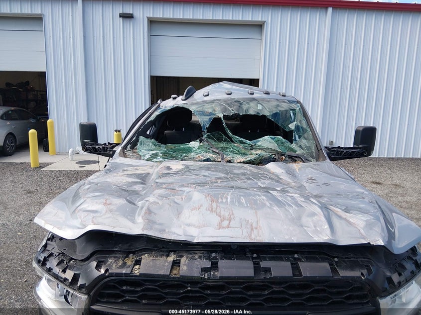 3C7WRTCL7NG243091 2022 Ram 3500 Ram Chassis Tradesman/Slt/Laramie/Limited grey