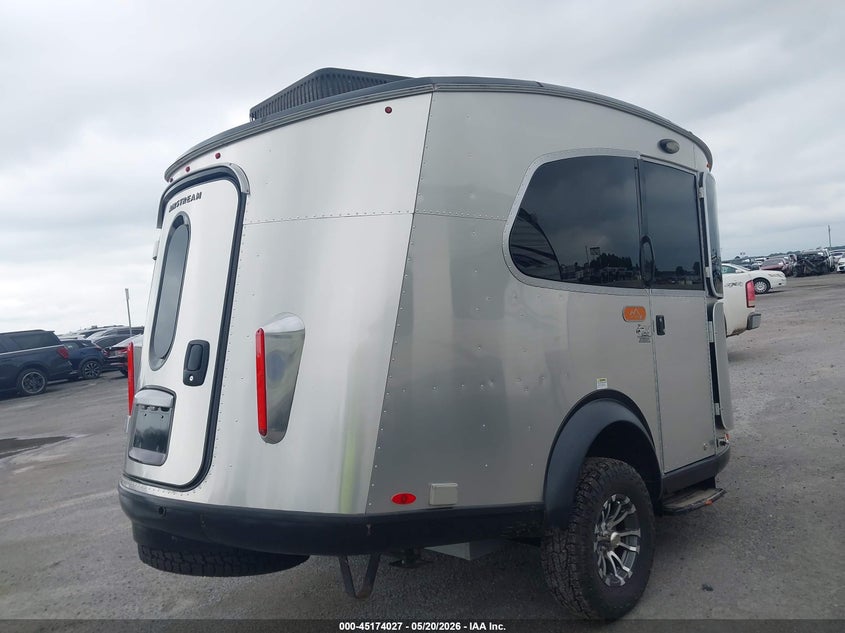 2019 AIRSTREAM BASECAMP auction photo 4