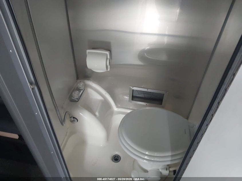 2019 AIRSTREAM BASECAMP auction photo 7