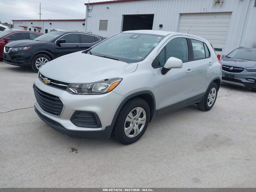 2017 CHEVROLET TRAX auction photo 2