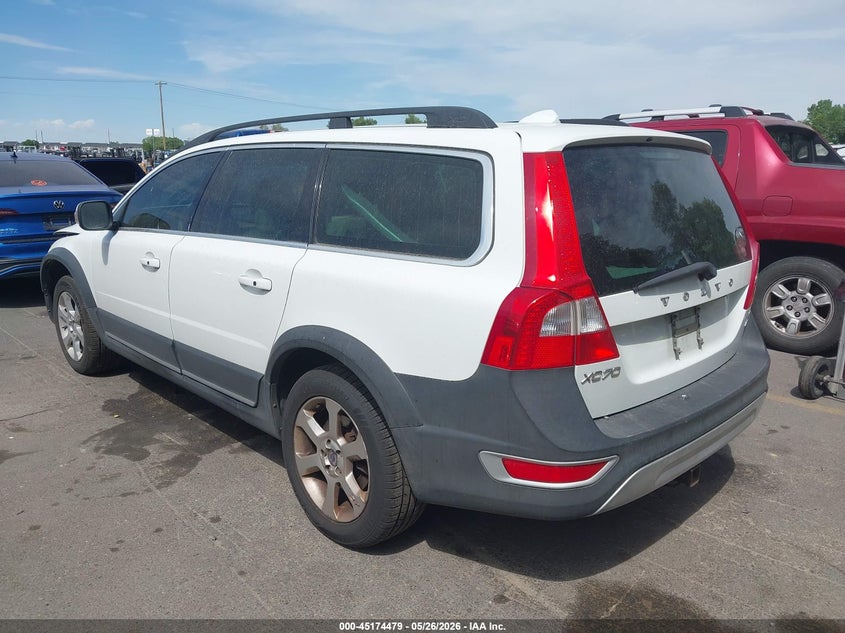 2010 VOLVO XC70 auction photo 3