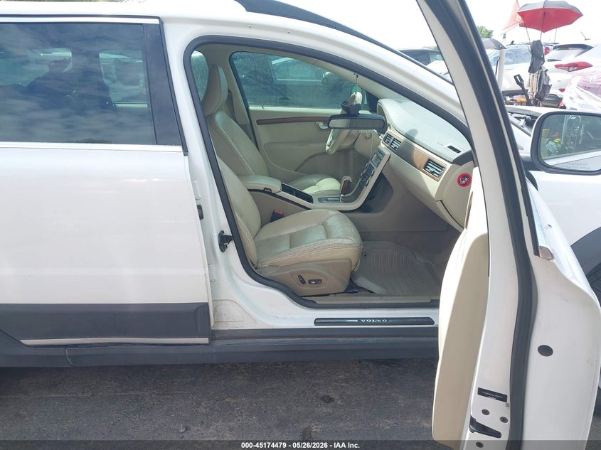 2010 VOLVO XC70 auction photo 5