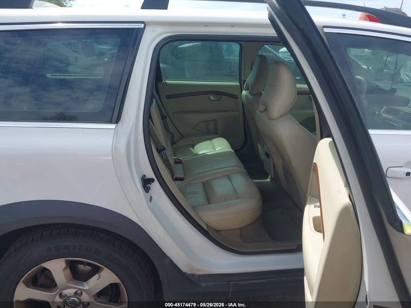 2010 VOLVO XC70 auction photo 8