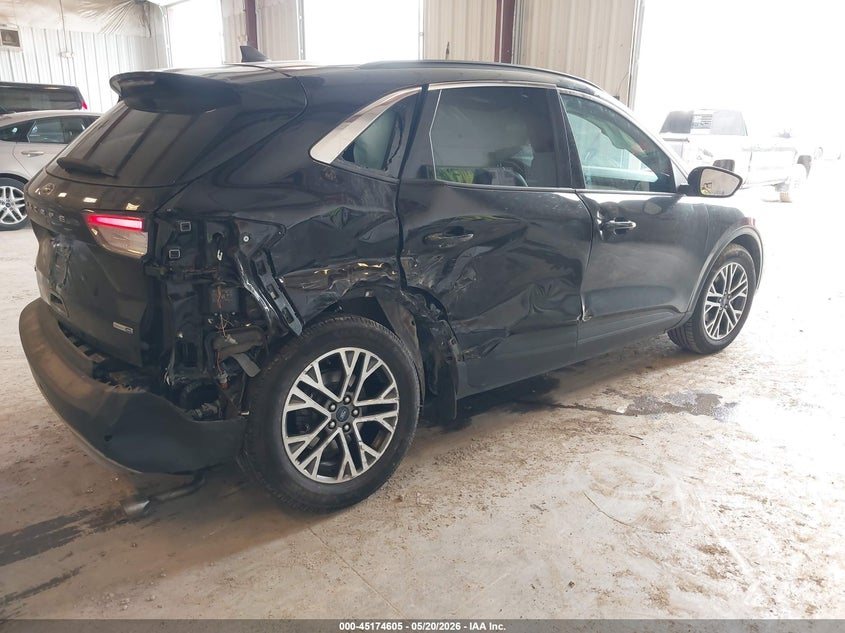 2020 FORD ESCAPE auction photo 4