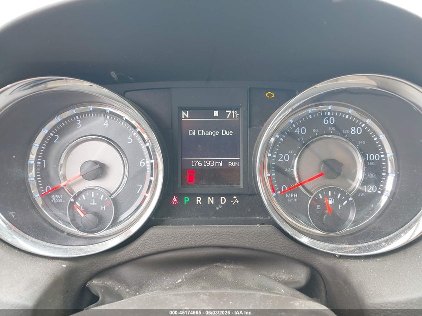 2014 CHRYSLER TOWN & COUNTRY auction photo 7
