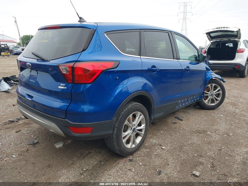VIN 1FMCU9GD3KUC14860 2019 FORD ESCAPE SE