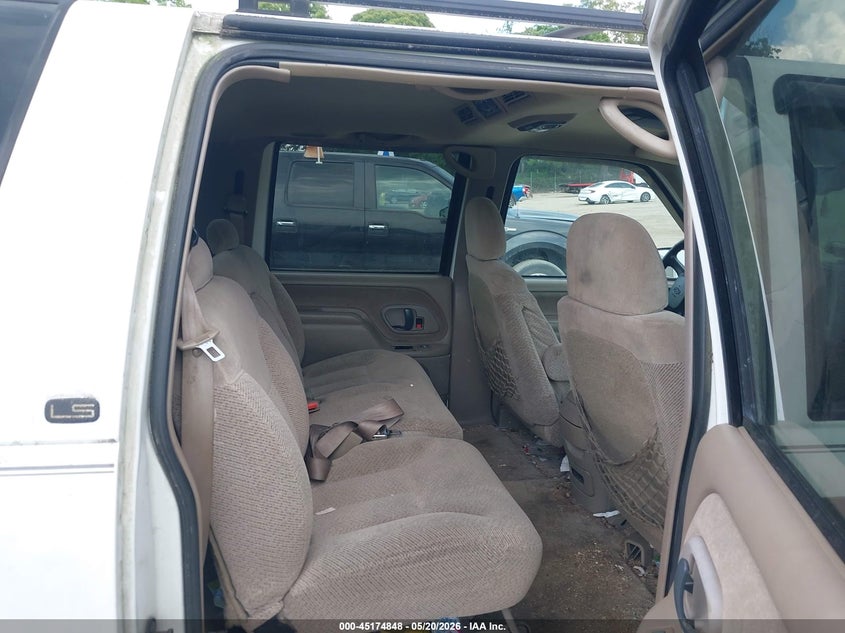 1999 Chevrolet Suburban 1500 Lt VIN: 3GNEC16R0XG246763 Lot: 45174848