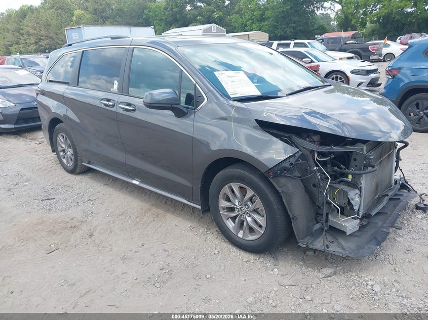 2025 TOYOTA SIENNA auction photo 1