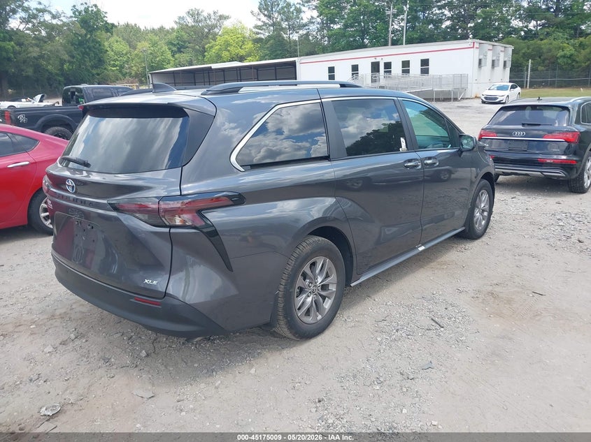2025 TOYOTA SIENNA auction photo 4