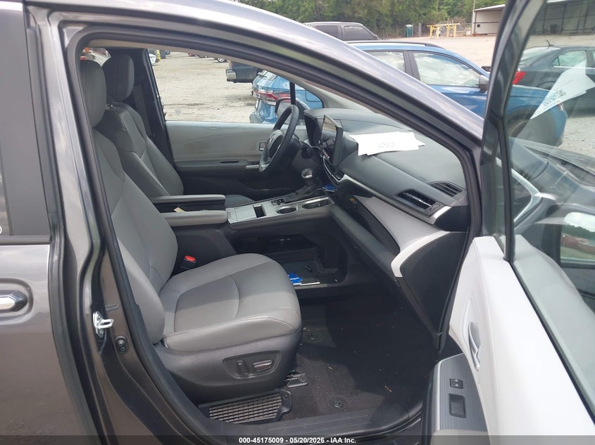 2025 TOYOTA SIENNA auction photo 5