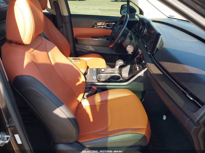 2022 KIA CARNIVAL MPV auction photo 5