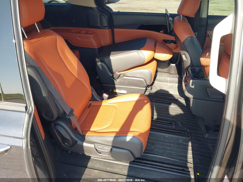 2022 KIA CARNIVAL MPV auction photo 8