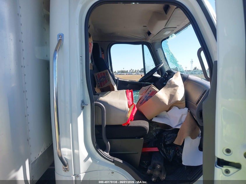2020 FREIGHTLINER M2 106 auction photo 5