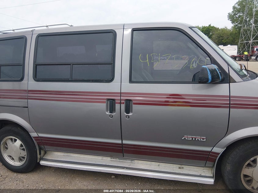 1992 Chevrolet Astro VIN: 1GCDM15Z7NB148371 Lot: 45175364