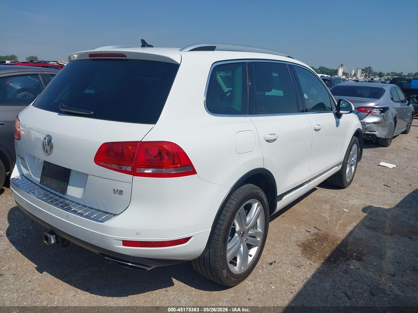 2013 VOLKSWAGEN TOUAREG auction photo 4