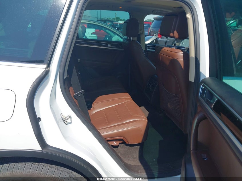 2013 VOLKSWAGEN TOUAREG auction photo 8
