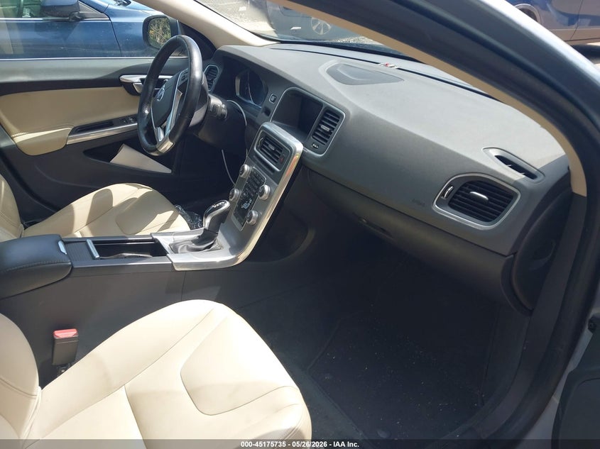 2017 VOLVO S60 INSCRIPTION auction photo 5