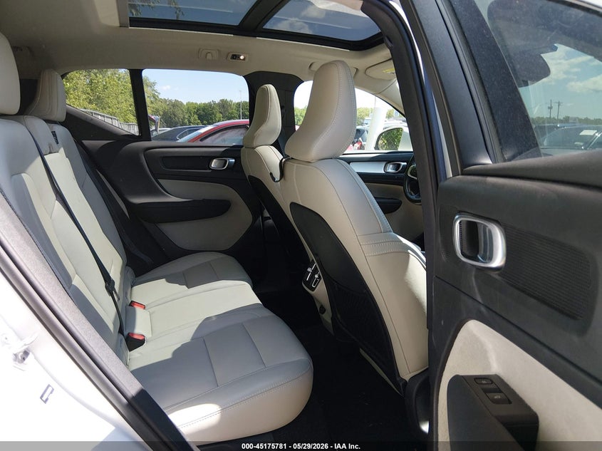 2019 Volvo Xc40 T5 Momentum VIN: YV4162UK8K2060929 Lot: 45175781