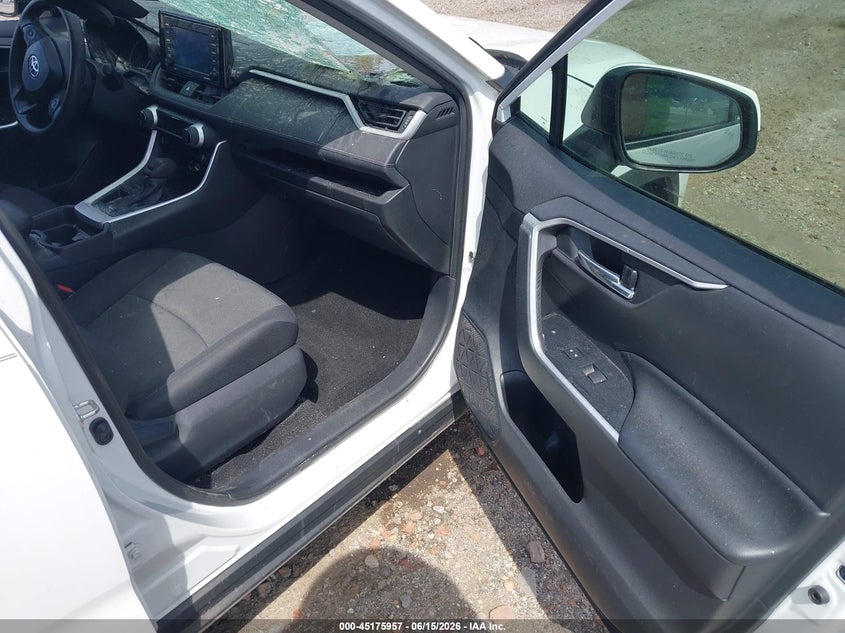 VIN 2T3W1RFV1LW059945 2020 TOYOTA RAV4 XLE