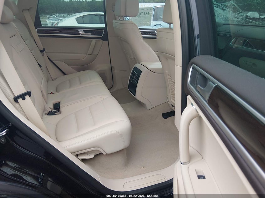 2016 Volkswagen Touareg Vr6 Lux VIN: WVGEF9BP9GD004985 Lot: 45176385