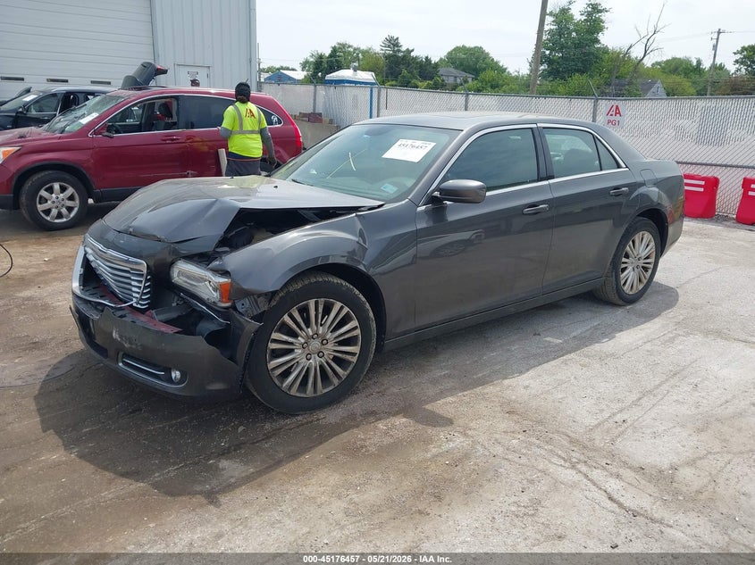 2C3CCARG0DH592192 2013 Chrysler 300 Motown photo 1