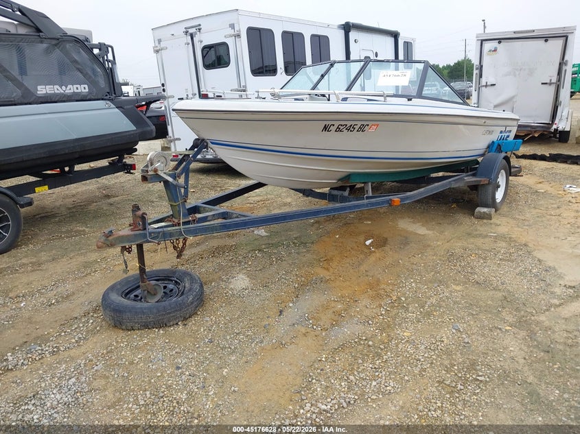 DXE16331D585 1985 Dixie Boat/Bandit 140 & Trailer photo 1