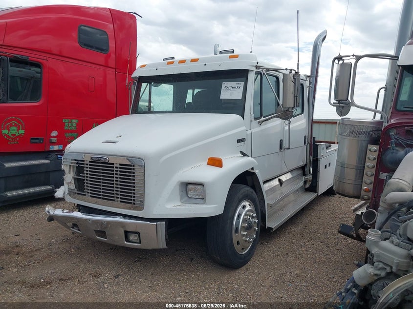 1998 FREIGHTLINER MEDIUM CONVENTIONAL auction photo 2