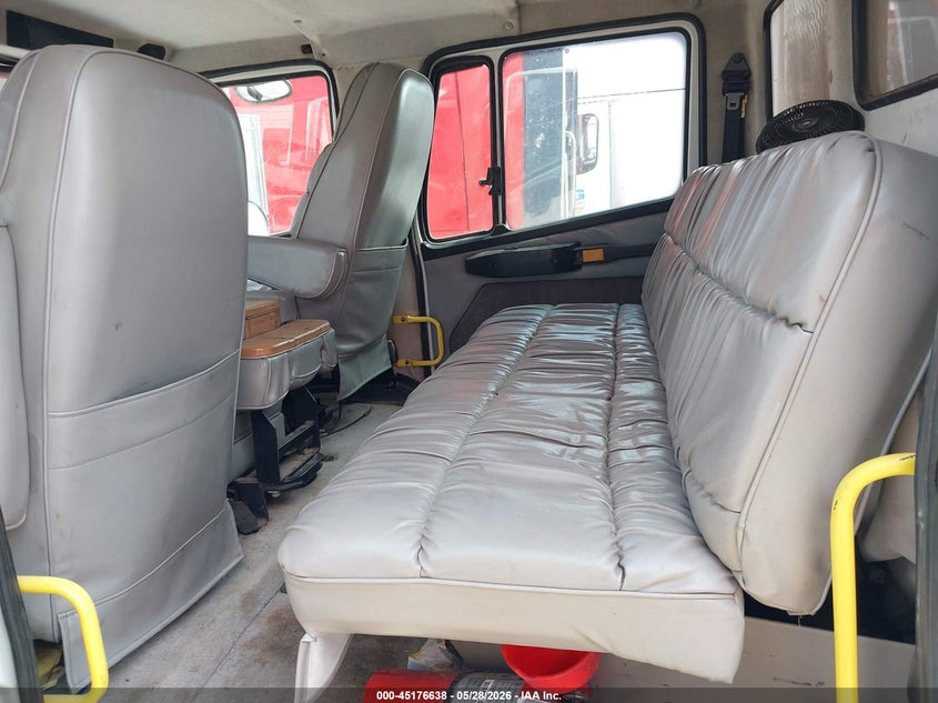 1998 FREIGHTLINER MEDIUM CONVENTIONAL auction photo 7