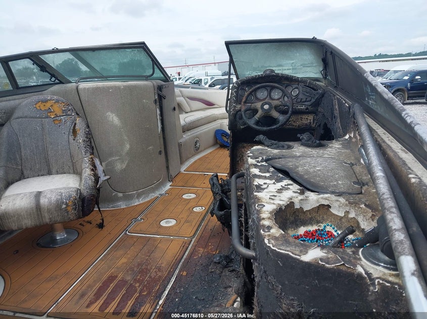 2001 CROWNLINE OTHER auction photo 5