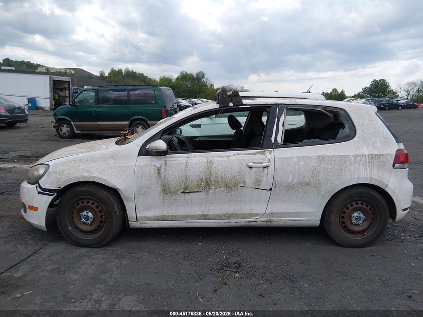 2010 Volkswagen Golf 2-Door VIN: WVWAB7AJ0AW220719 Lot: 45176836