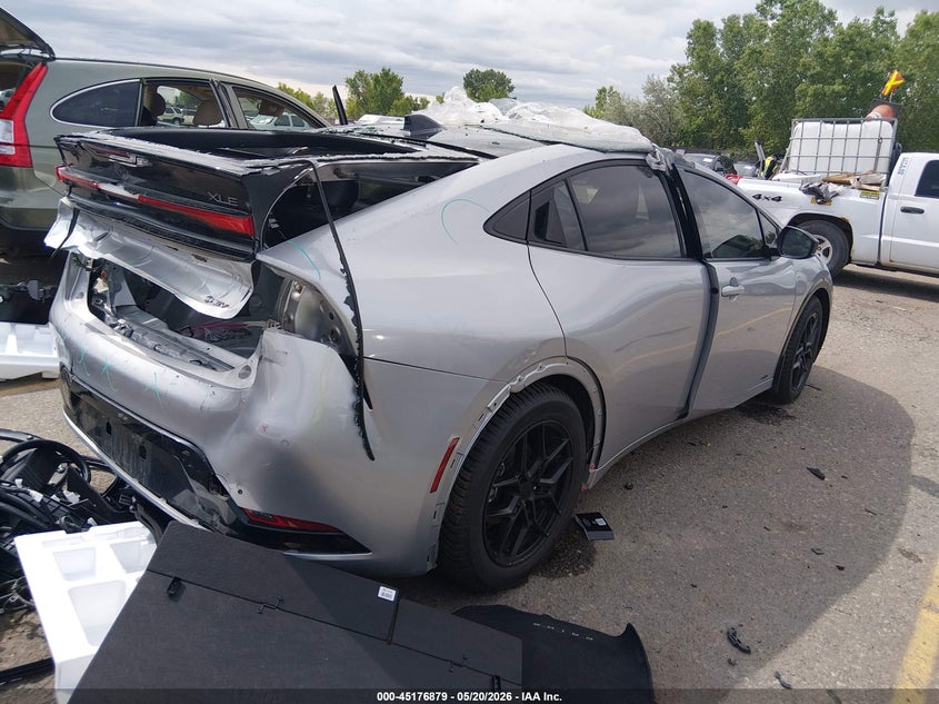 2024 TOYOTA PRIUS auction photo 4