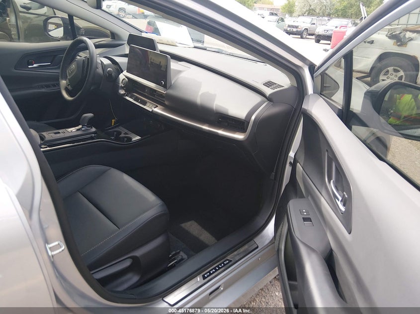 2024 TOYOTA PRIUS auction photo 5