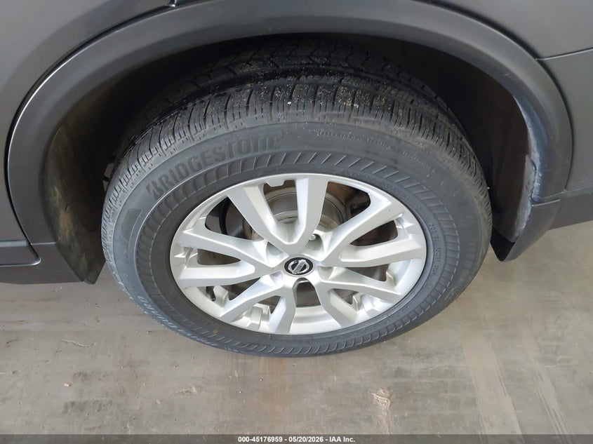 VIN 5N1AT2MM9HC747591 2017 NISSAN ROGUE SV