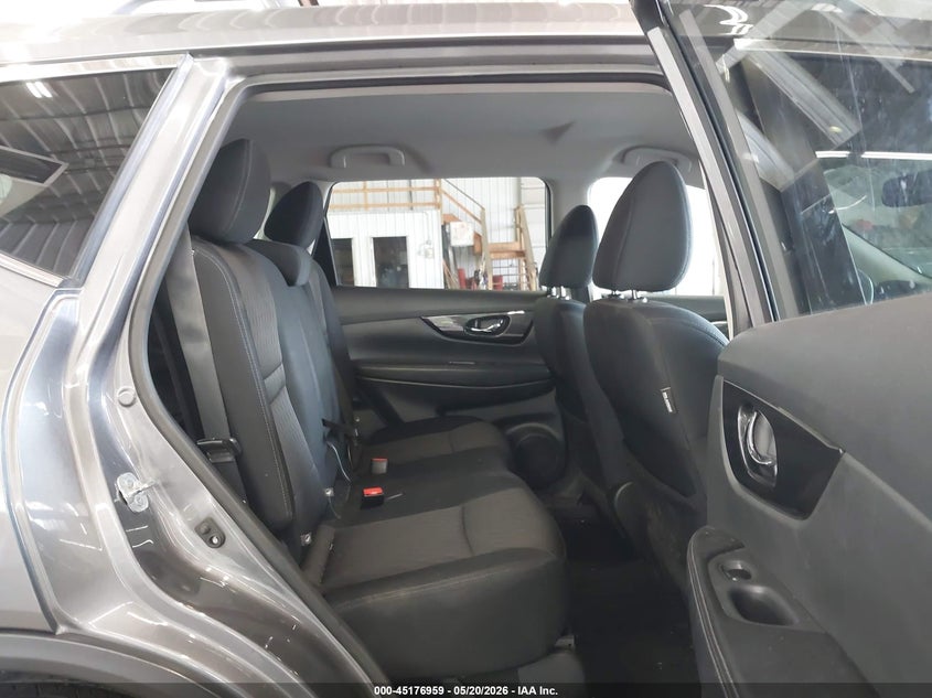 VIN 5N1AT2MM9HC747591 2017 NISSAN ROGUE SV