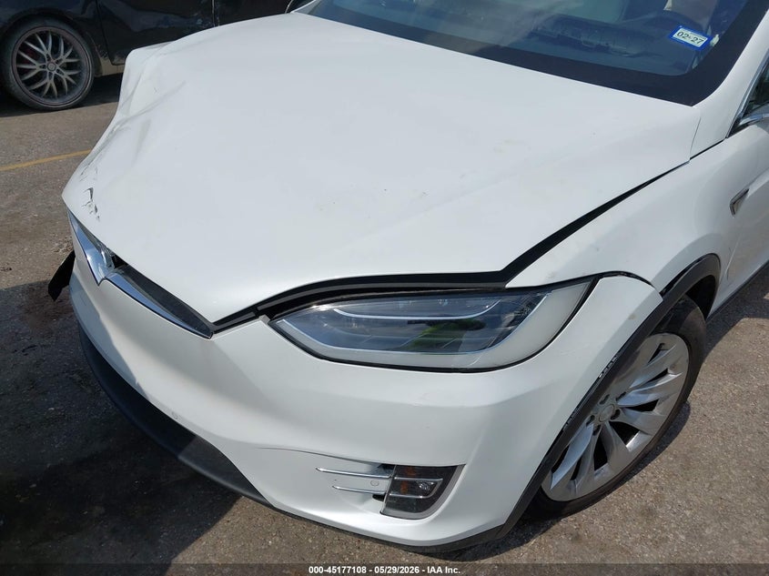 2016 Tesla Model X 60D/70D/75D/90D VIN: 5YJXCAE27GF003060 Lot: 45177108