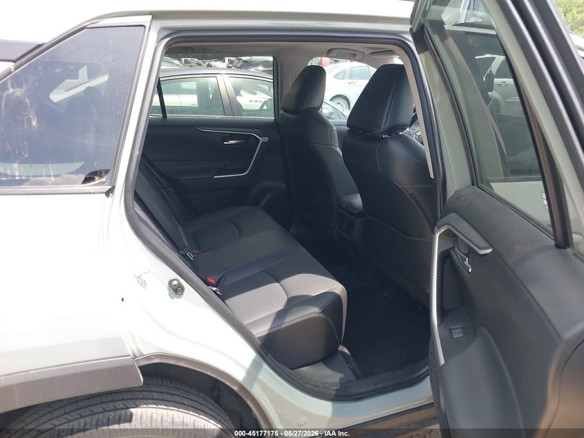 VIN 2T3A1RFV3NW303348 2022 TOYOTA RAV4 XLE PREMIUM