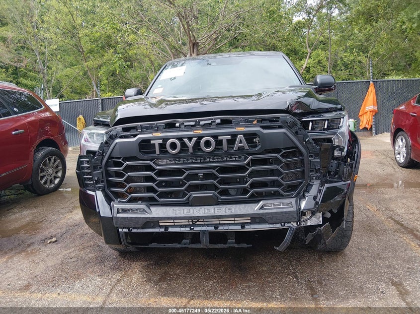 TOYOTA TUNDRA HYBRID - zdjęcie 13