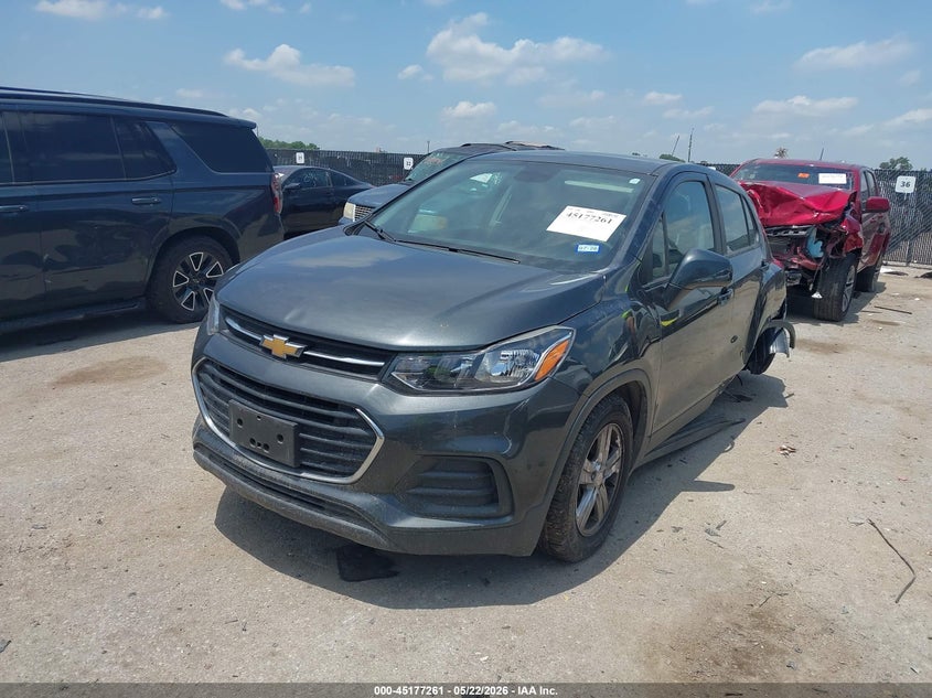 2020 CHEVROLET TRAX auction photo 2