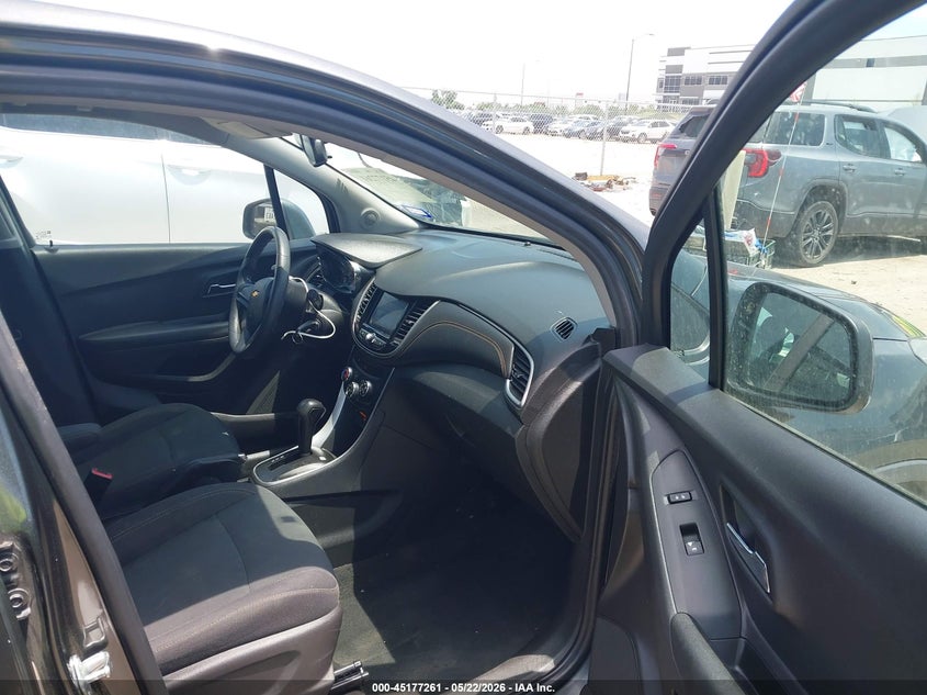 2020 CHEVROLET TRAX auction photo 5
