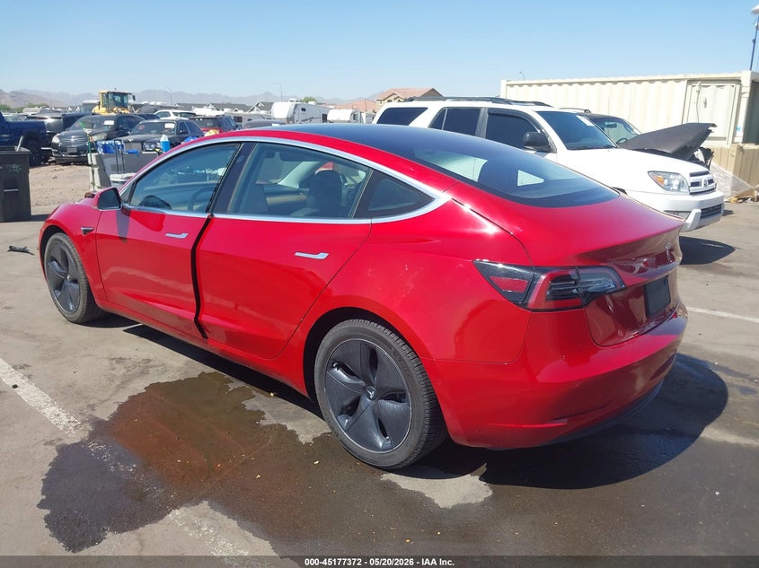 TESLA MODEL 3 - zdjęcie 3