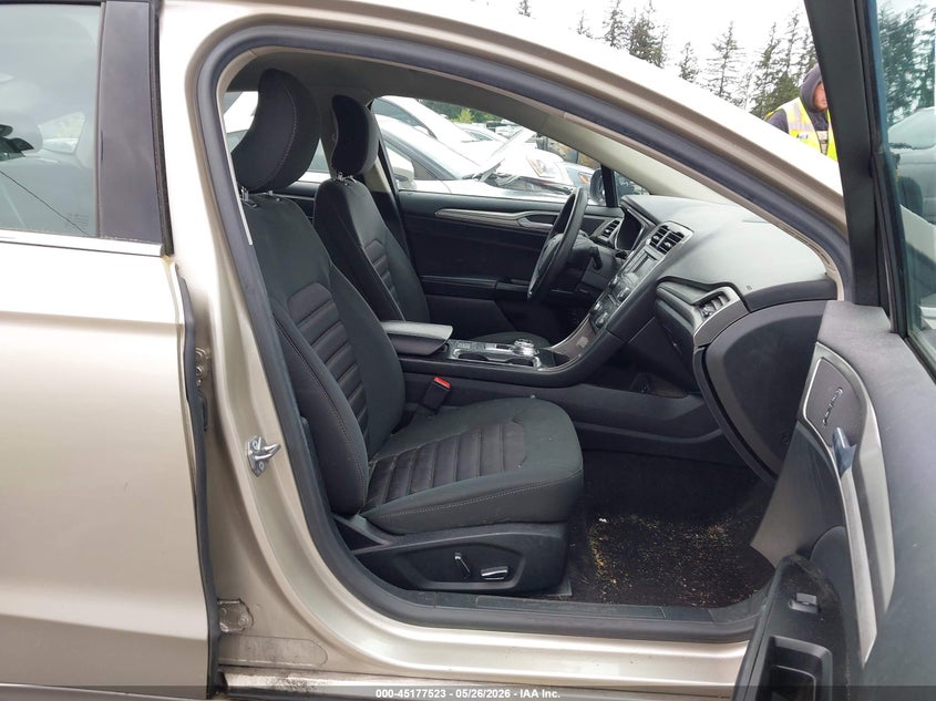 2017 FORD FUSION HYBRID auction photo 5