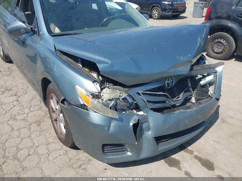 2011 TOYOTA CAMRY auction photo 6